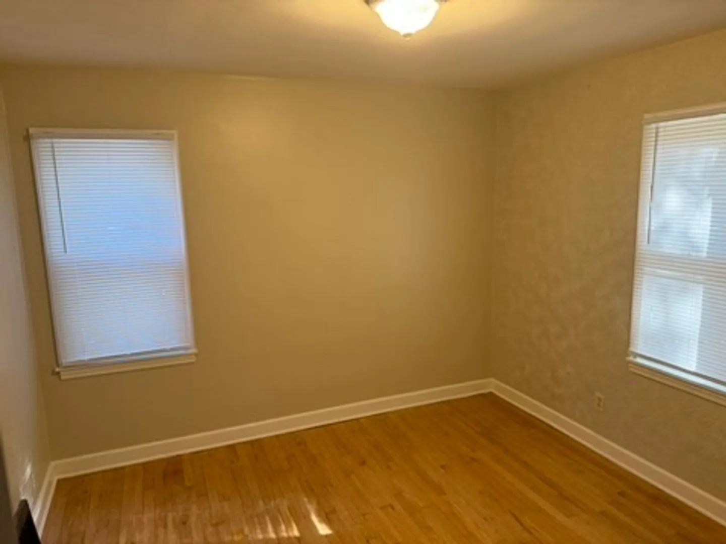 Nicely Updated Single Family Home Available for Move-In October 1st! — Photo 4