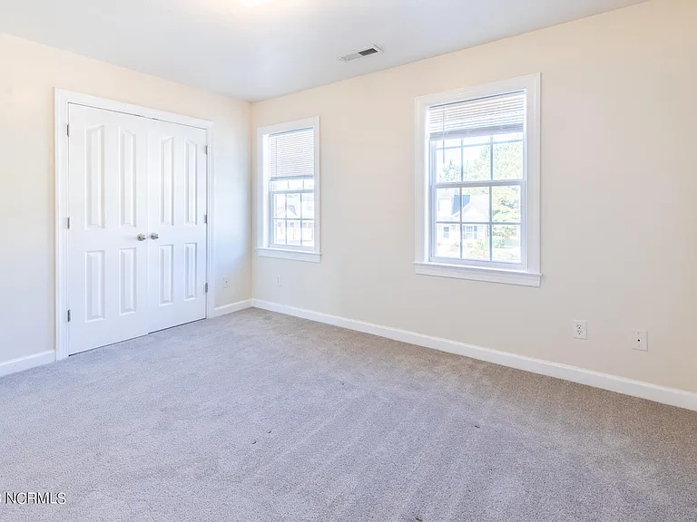 401 Springwood Dr — Photo 12