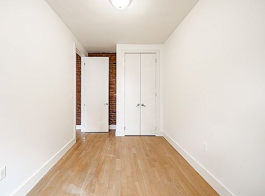 5th image of 2025 Regent Pl APT A4
