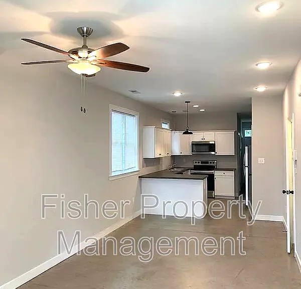 1415 Spotsylvania St — Photo 2