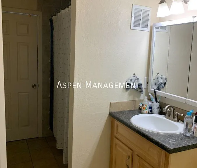 2043 Arapahoe Ave #5 — Photo 8