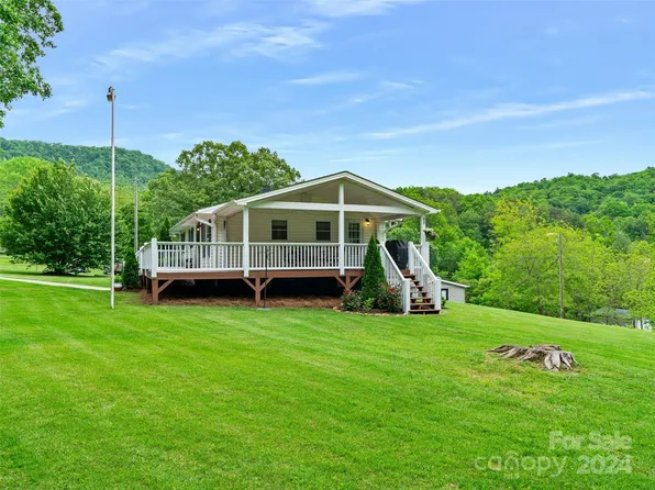 31 Hensley Dr, Asheville, NC 28805