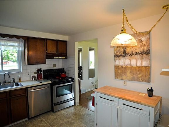 4th image of 115 Old Lyme Dr APT 1