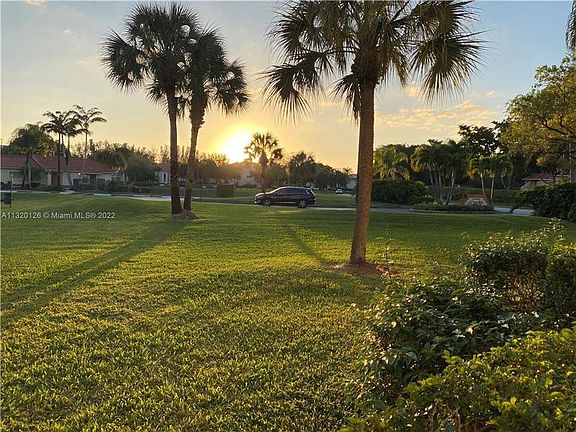 5th image of 3480 Pinewalk Dr N APT 133