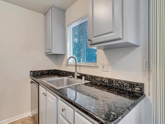 3rd image of 480 E Okeefe St APT 318