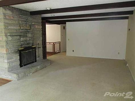 4th image of 2921 Glenwood Ln