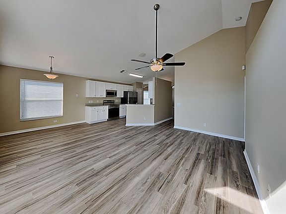 5th image of 13733 Hawkeye Dr