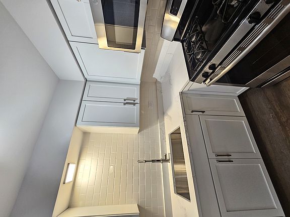 5th image of 4929 W 109th St APT 303