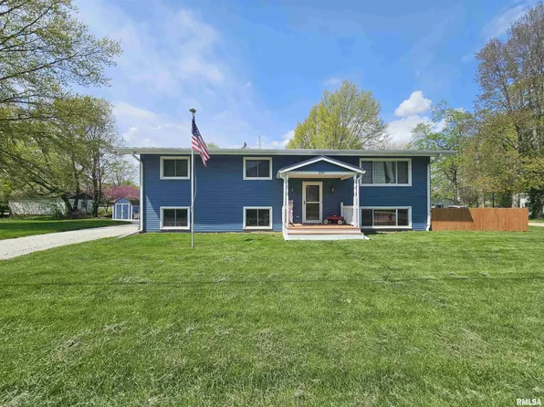 203 N Ewing St, Tallula, IL 62688