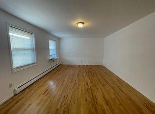 40 Woodbine Ct APT 5, Floral Park, NY 11001