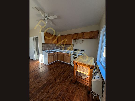 2nd image of 525 1/2 Jefferson St #2