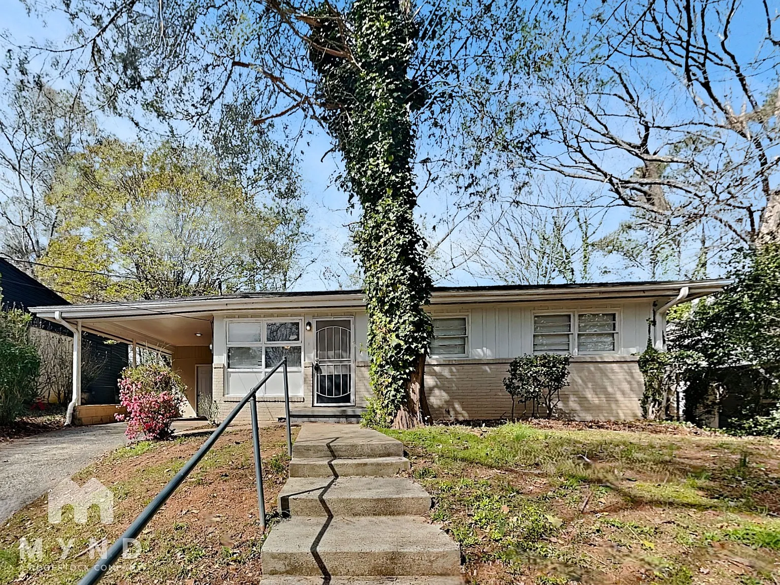 3 bed, 2.0 bath, 1008 sqft, $1,549 — Photo 3