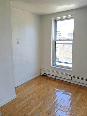 Rented by Momentum Real Estate LLC | media 19