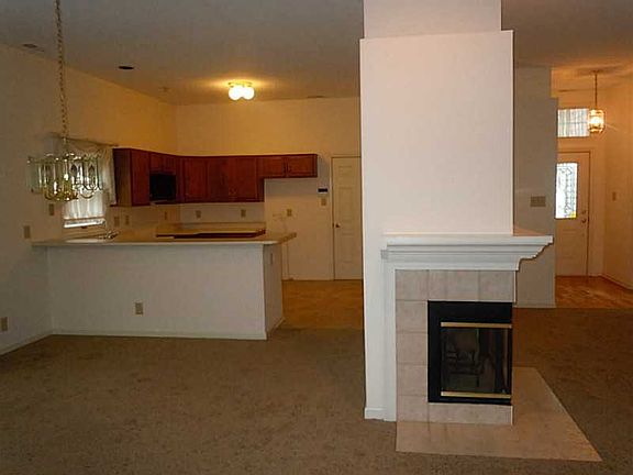 4th image of 7812 Chesapeake Dr W
