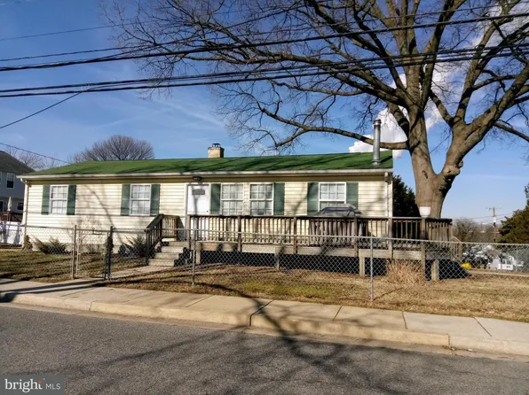 7818 Harbor Dr, Baltimore, MD 21226