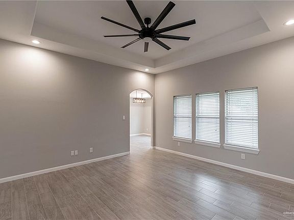 5th image of 1014 Loyola Dr