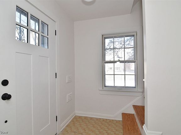 3rd image of 19406 Chagrin Blvd