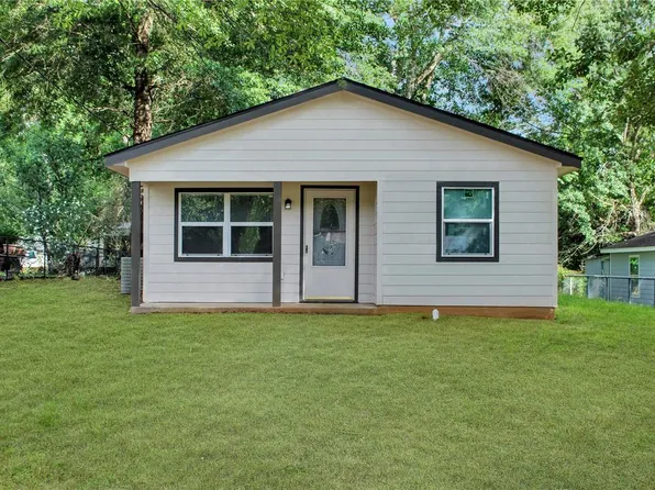 13 Hill Ln, Coldspring, TX 77331