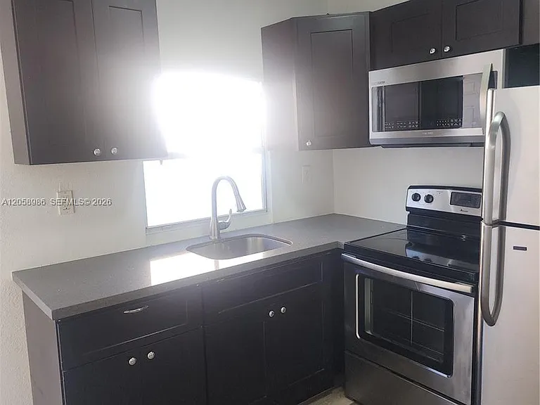 1726 SW 25th Ave #B — Photo 8