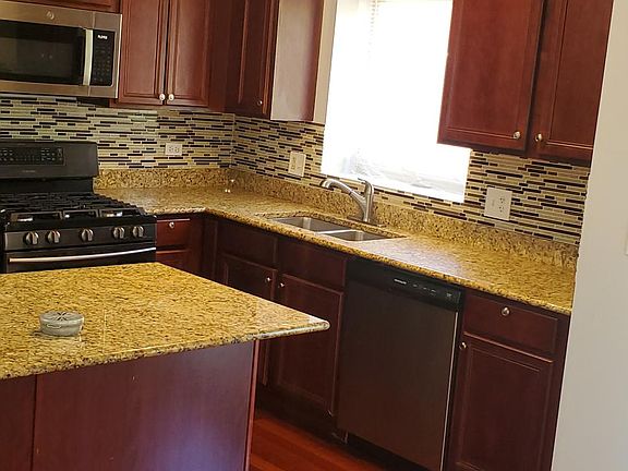 4th image of 812 E Bowen Ave APT 2B
