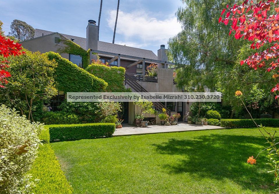 1st image of 521 Entrada Dr