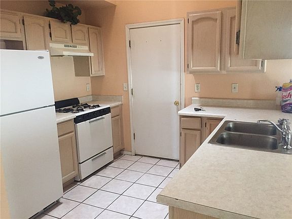 5th image of 3704 Fiddlewood Cir