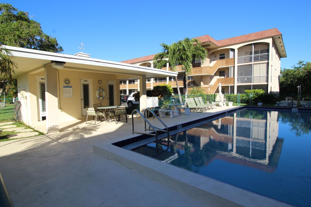 651 PINE Drive #101, photo 3