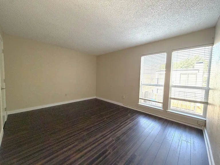 1725 Ashland Ave — Photo 21