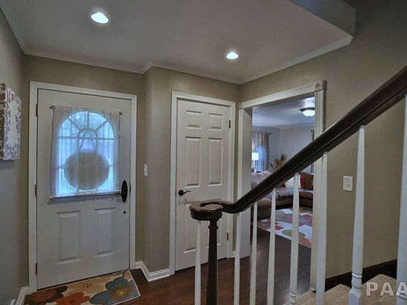3rd image of 312 W Detweiller Dr