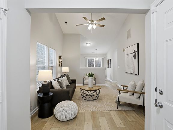 4th image of 10738 Bellflower Ct