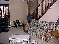 3 bed, 1700 sqft, $1,950 — Photo 2