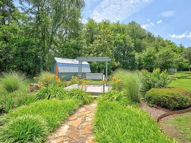 3215 Arthur Dr — Photo 33