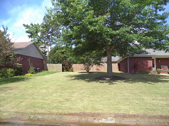 2nd image of 121 Heathcoat Dr