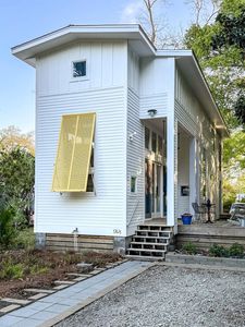 174 1/2 Dr Frederick S Humphries St, Apalachicola, FL, 32320