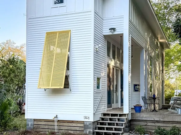 174 1/2 Dr Frederick S Humphries St, Apalachicola, FL 32320