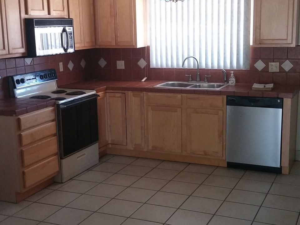 2nd image of 2943 W Camino Bueno