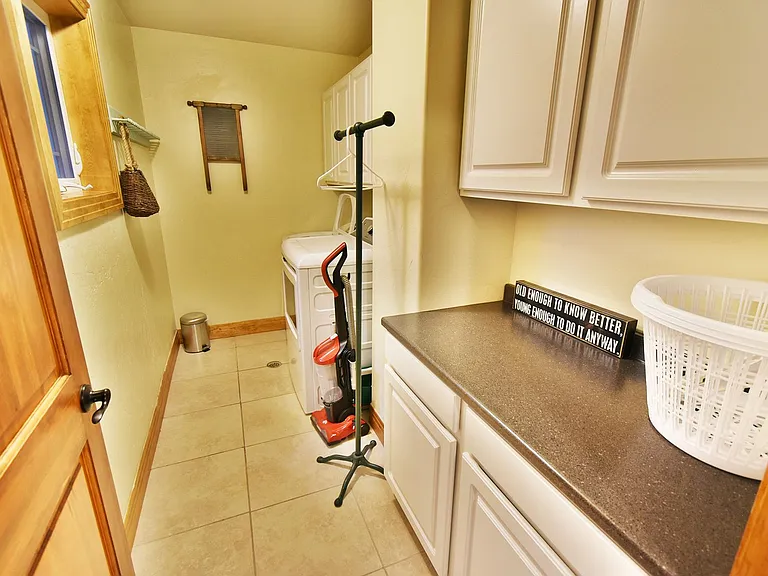 724 E Anemone Trl #B — Photo 19