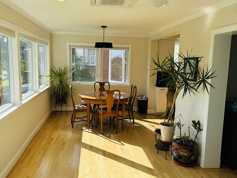 3309 Highwood Dr SE — Photo 9