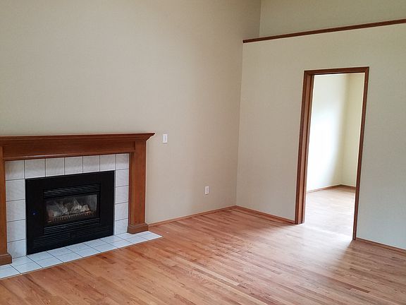 3rd image of 7112 SE Marion St