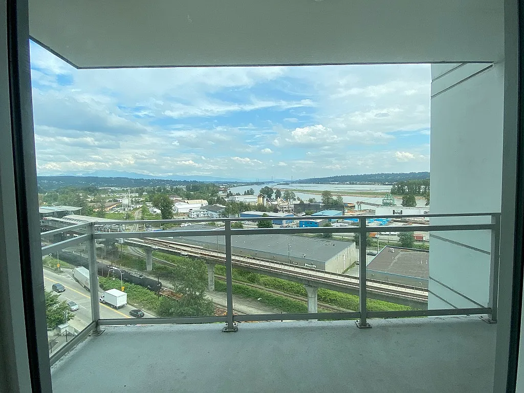 200 Nelsons Cres — Photo 2