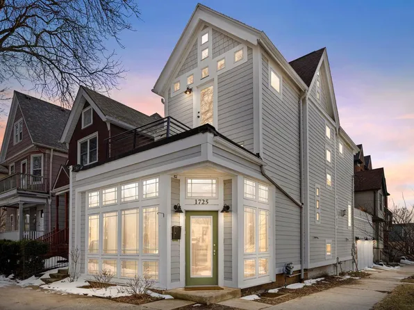 1725 North Astor STREET, Milwaukee, WI 53202