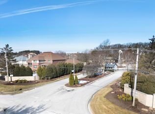 69 Silo Ridge Rd E, Orland Park, IL 60467