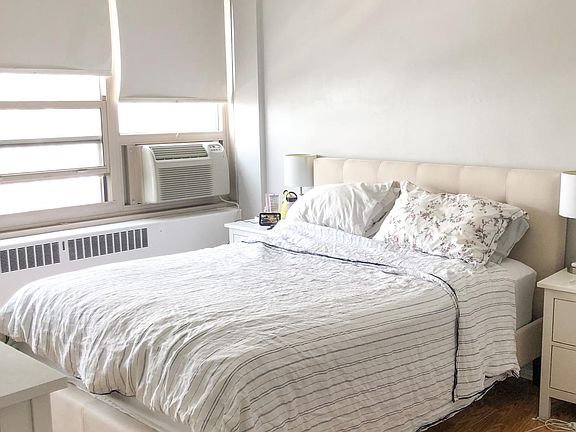 2nd image of 3950 N Lake Shore Dr APT 2216