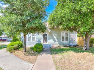 808 N 8th St, Ballinger, TX 76821