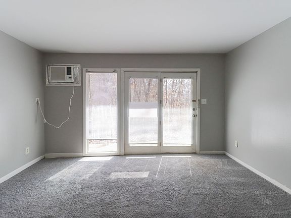 5th image of 1016 Southpark Dr APT 5