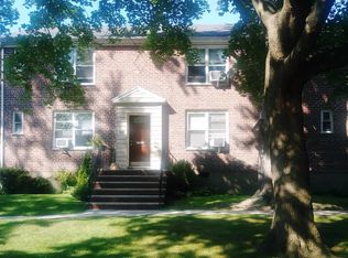 3524 205th St, Bayside, NY 11361