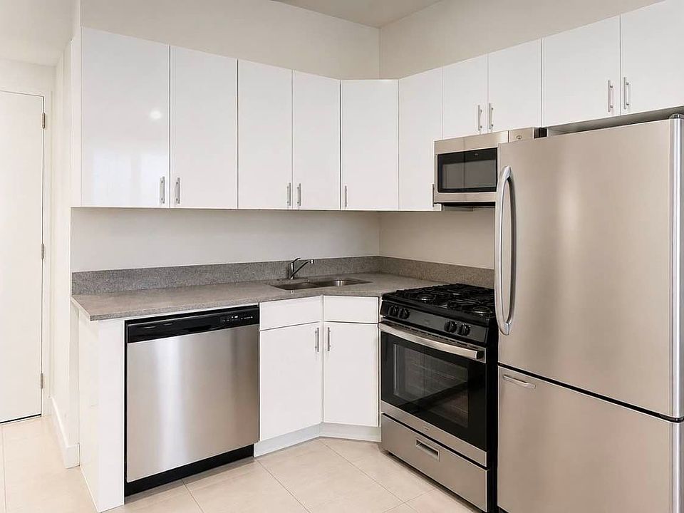 1st image of 930 2nd Ave #9