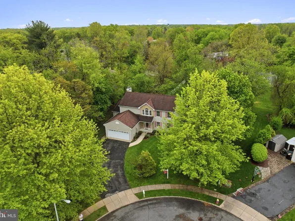 5 Mary Ct, East Windsor, NJ 08512
