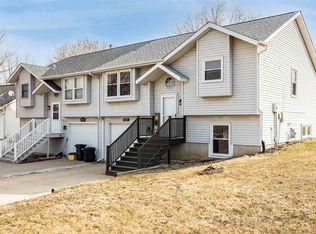 1401 Kenai Ct, Coralville, IA 52241