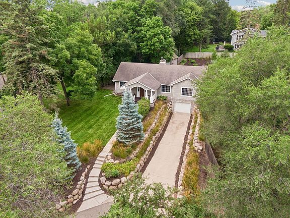 4th image of 5112 Willow Ln